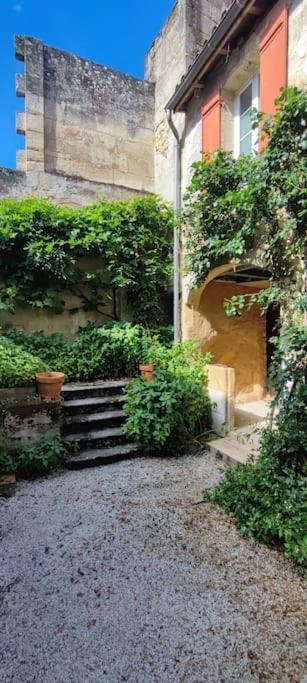Appartement Avec Son Patio Dans Centre Historique De Bourg Bourg-sur-Gironde Exterior foto